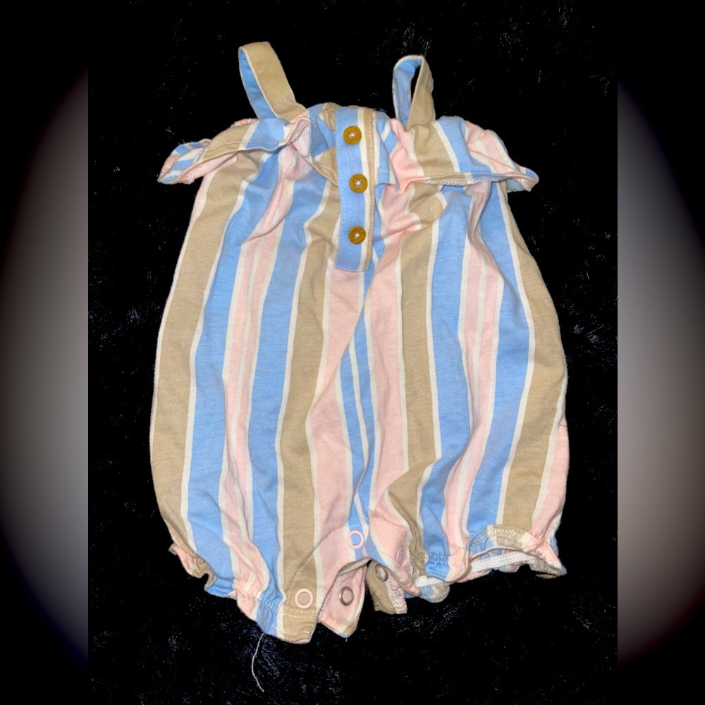 romper worn once 0-3 months baby girl